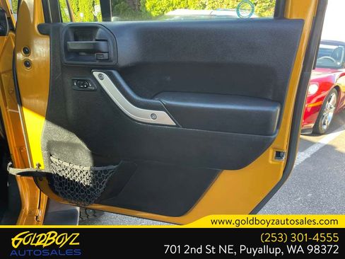 Used 2014 Jeep Wrangler Unlimited Sahara AWD/4WD image 22