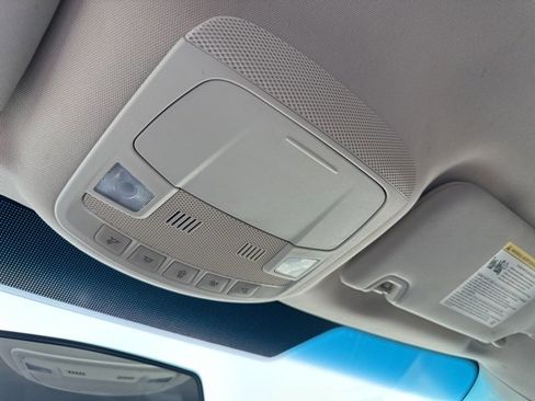 Used 2018 Ford Edge SE image 34