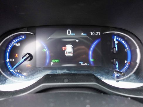 Used 2025 Toyota RAV4 XLE image 15