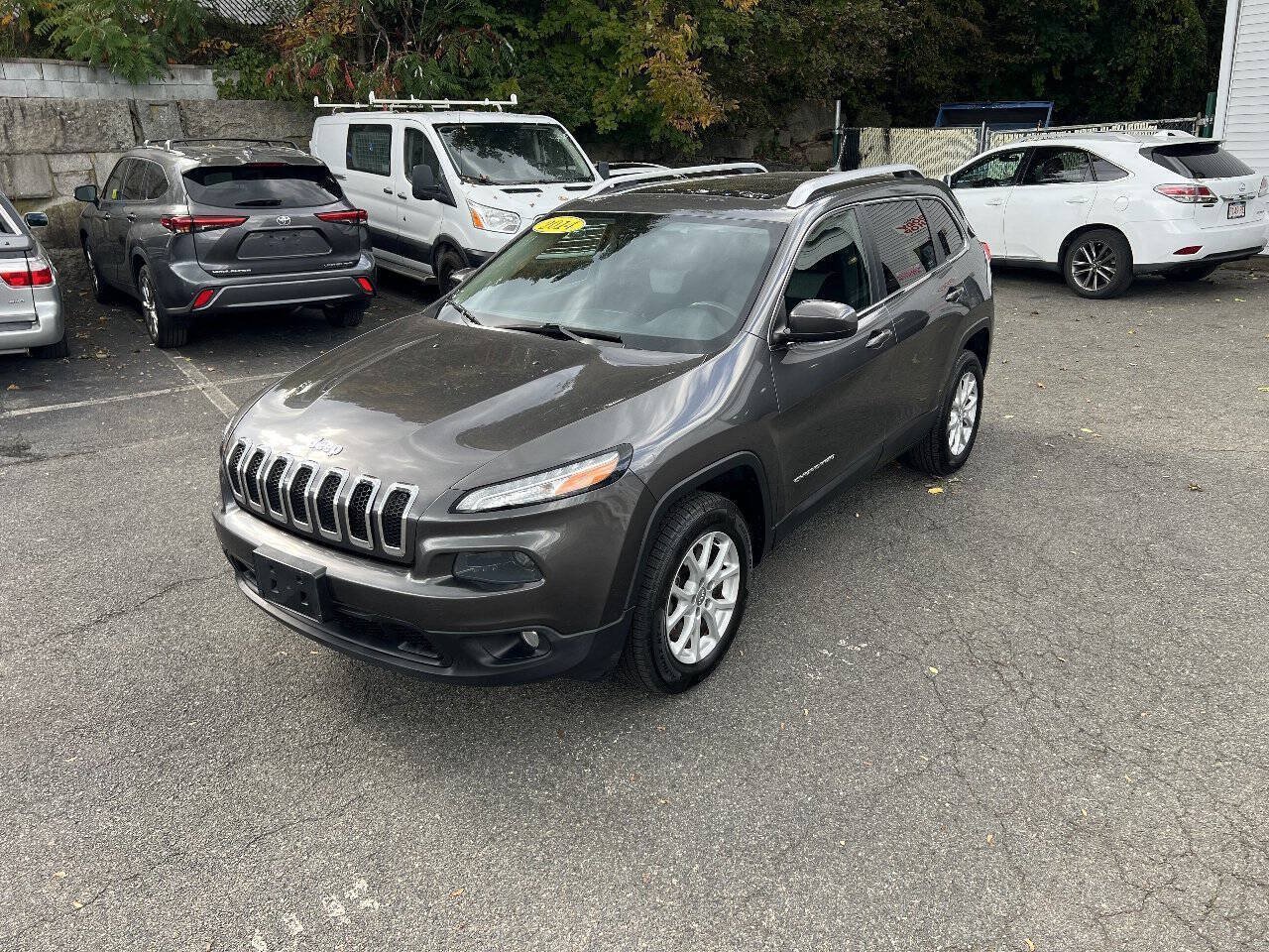 Used 2014 Jeep Cherokee Latitude w/ Comfort/Convenience Group AWD/4WD image 3