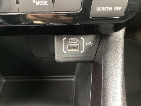 Used 2024 Jeep Compass Latitude image 22