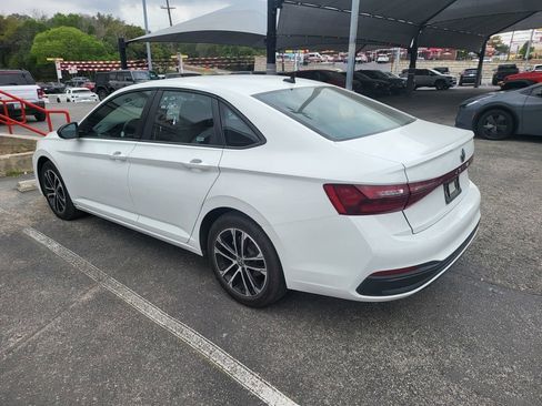 Used 2025 Volkswagen Jetta Sport image 11