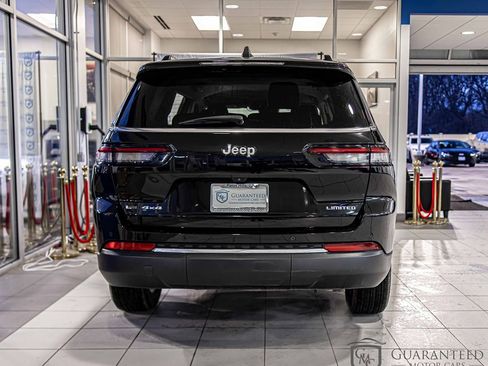 Used 2023 Jeep Grand Cherokee L Limited AWD/4WD image 13