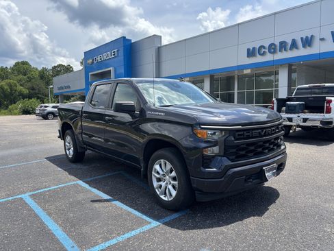 Used 2022 Chevrolet Silverado 1500 Custom RWD image 1
