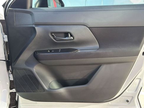 Used 2025 Nissan Kicks S FWD image 31