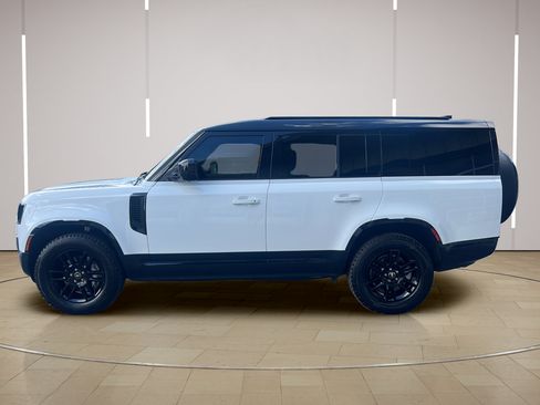 Used 2025 Land Rover Defender 130 X-Dynamic SE AWD/4WD image 2