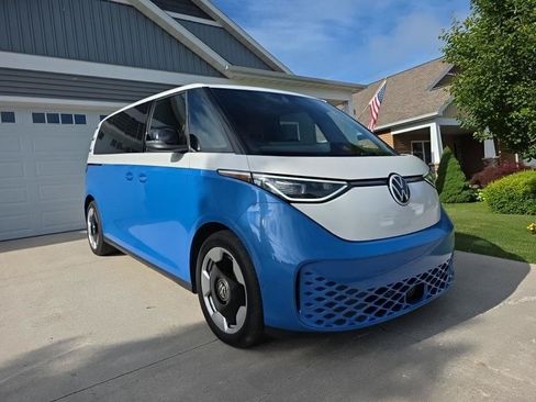 Certified 2025 Volkswagen ID. Buzz Pro S RWD image 6
