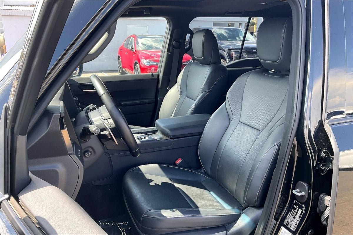 Used 2024 Lexus GX 550 w/ Accessory Package (Z1) AWD/4WD image 23