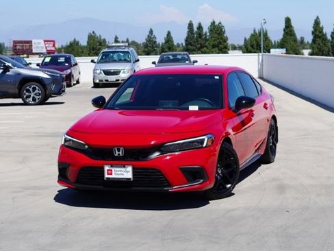 Used 2023 Honda Civic Sport image 4