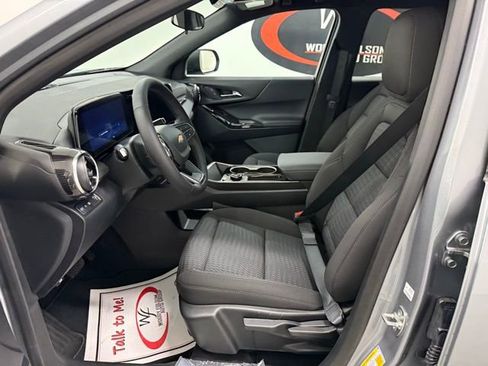 New 2026 Chevrolet Equinox LT image 9