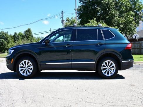 Used 2018 Volkswagen Tiguan SE w/ Panoramic Sunroof Package AWD/4WD image 4
