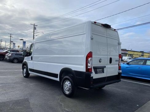 Used 2024 RAM ProMaster 2500 w/ Convenience Group image 5