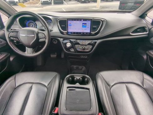 Used 2021 Chrysler Pacifica Touring-L w/ Premium & Safety Sphere Group FWD image 19