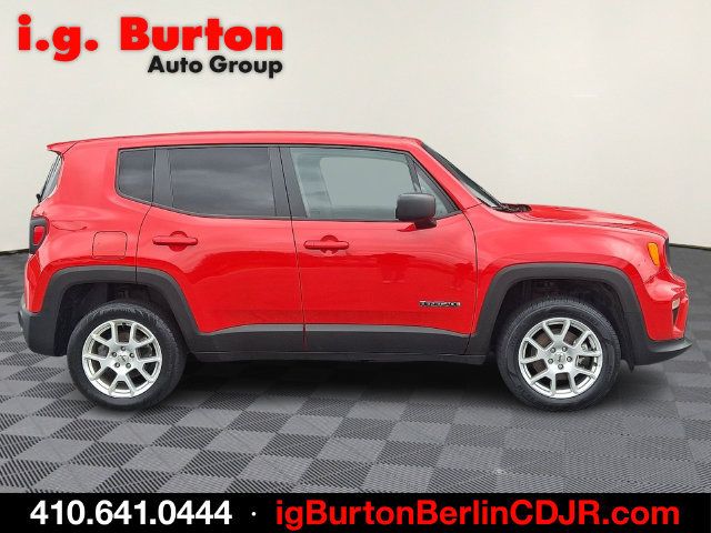 Used 2023 Jeep Renegade Latitude AWD/4WD image 7