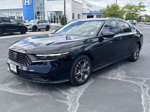 Used 2023 Honda Accord EX image 10