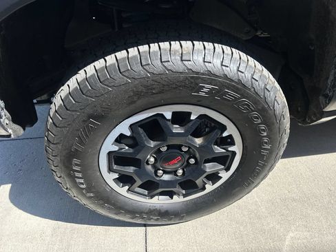 Used 2025 Toyota Tacoma TRD Off-Road AWD/4WD image 16