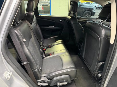 Used 2015 Dodge Journey Crossroad w/ Flexible Seating Group image 17