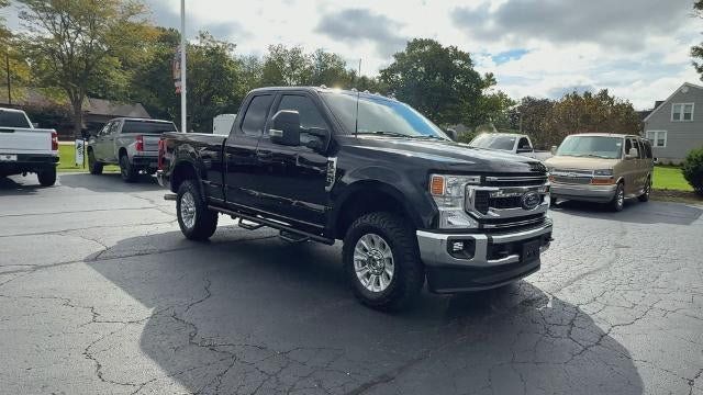 Used 2022 Ford F250 XLT AWD/4WD image 2