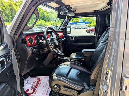Used 2021 Jeep Gladiator Rubicon image 12