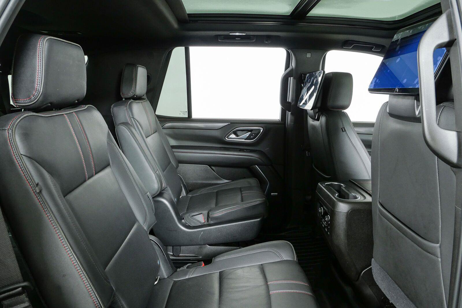 Used 2021 Chevrolet Tahoe RST w/ Luxury Package RWD image 25