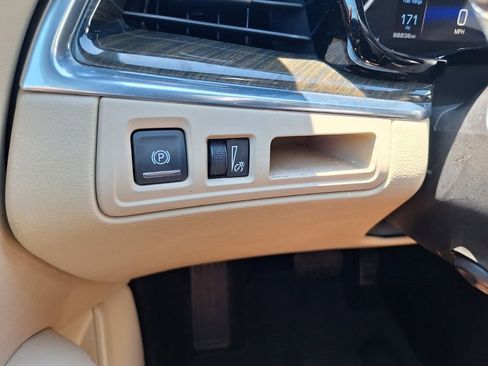 Used 2019 Cadillac XT5 FWD image 20