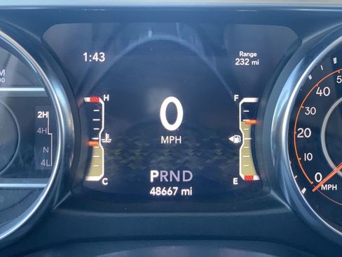 Used 2023 Jeep Wrangler Sahara image 9