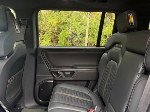 Used 2024 Rivian R1S Launch Edition image 47