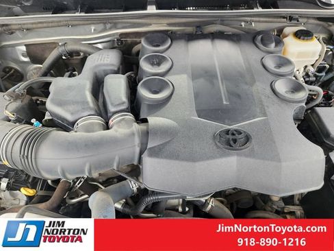 Used 2015 Toyota 4Runner Limited AWD/4WD image 31