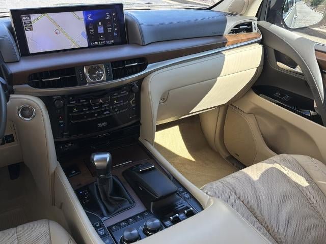 Used 2017 Lexus LX 570 4WD w/ Luxury Package image 26