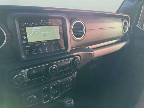 Used 2021 Jeep Wrangler Unlimited Sahara image 17
