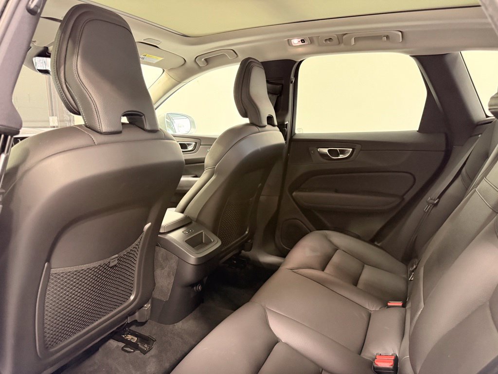 Used 2020 Volvo XC60 T6 Momentum w/ Advanced Package AWD/4WD image 20