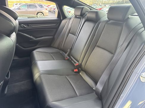 Used 2022 Honda Accord Sport image 9