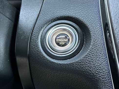 Used 2022 Mercedes-Benz GLC 300 image 24