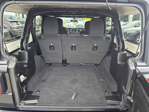 Used 2023 Jeep Wrangler Sport S image 17