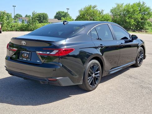 Used 2025 Toyota Camry SE w/ Convenience Package AWD/4WD image 25