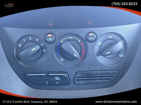 Used 2015 Ford Transit Connect XLT image 17