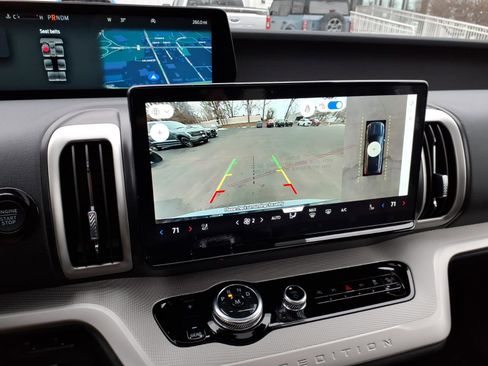 New 2026 Ford Expedition Active image 19