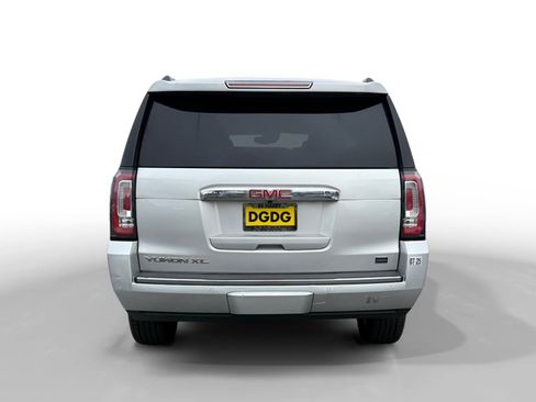 Used 2019 GMC Yukon XL Denali image 4