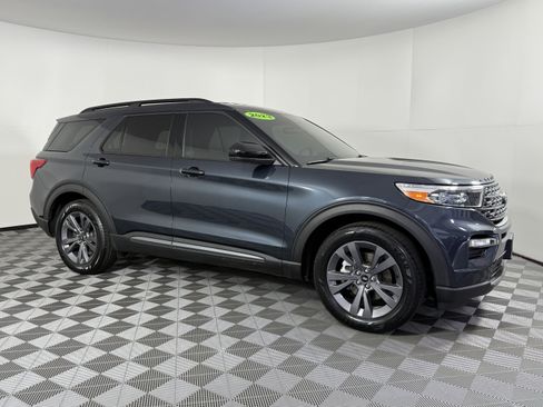 Certified 2023 Ford Explorer XLT w/ Equipment Group 202A RWD image 1
