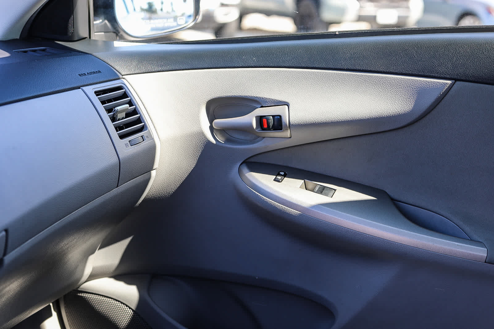 Used 2011 Toyota Corolla LE FWD image 21