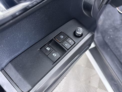 Used 2016 Toyota Tacoma TRD Sport w/ Towing Package AWD/4WD image 14