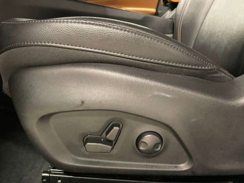 Used 2024 Jeep Compass Limited image 17