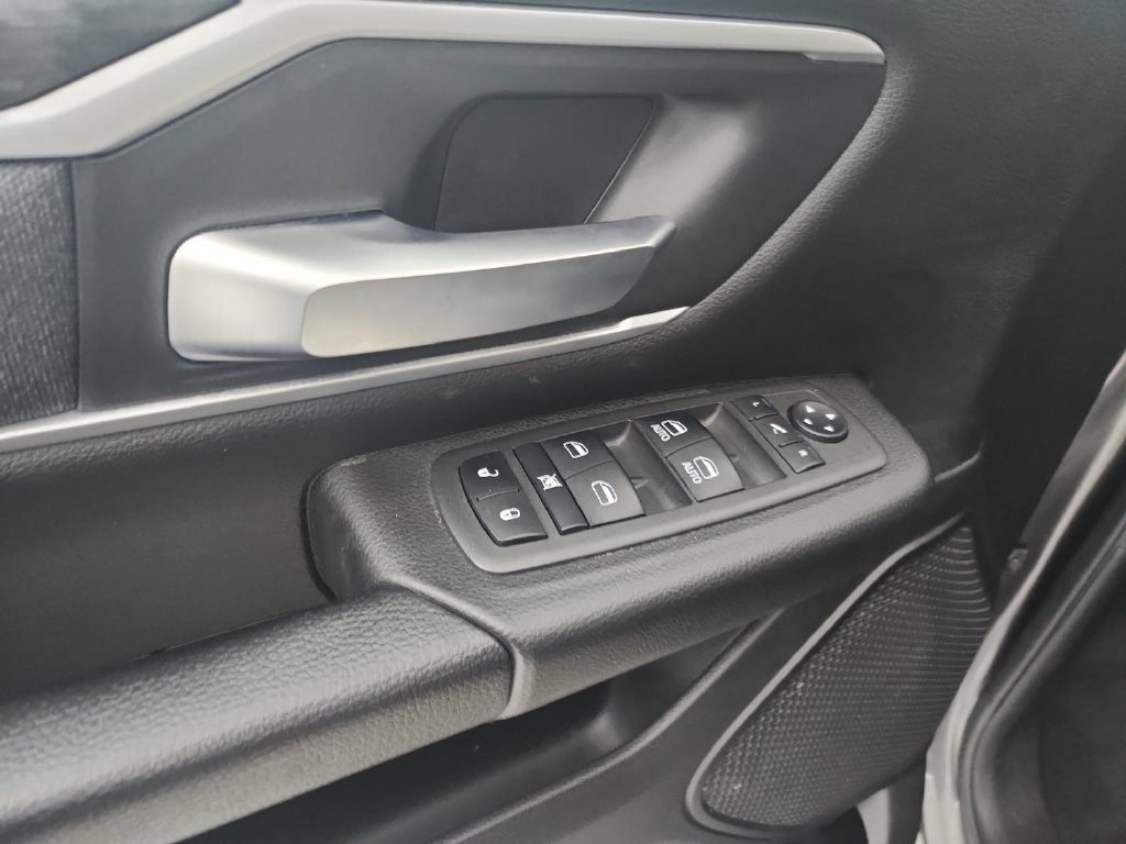Used 2022 RAM 1500 Big Horn AWD/4WD image 5