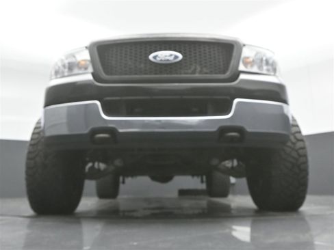 Used 2005 Ford F150 XLT image 26