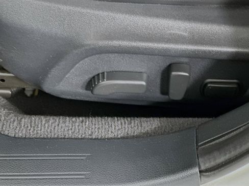 Used 2018 Subaru Outback 2.5i Limited AWD/4WD image 23