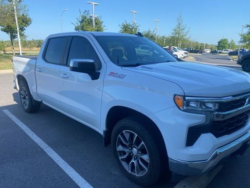 Used 2024 Chevrolet Silverado 1500 LT w/ Z71 Off-Road Package image 3