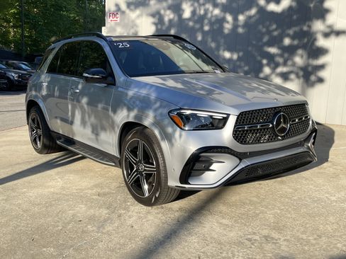 Certified 2025 Mercedes-Benz GLE 450e 4MATIC image 4
