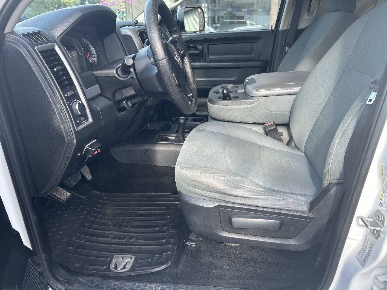 Used 2015 RAM 2500 Tradesman w/ Chrome Appearance Group AWD/4WD image 8