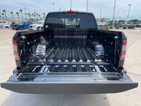 Certified 2025 Nissan Frontier SV RWD image 5