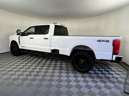 Used 2024 Ford F350 XLT image 2